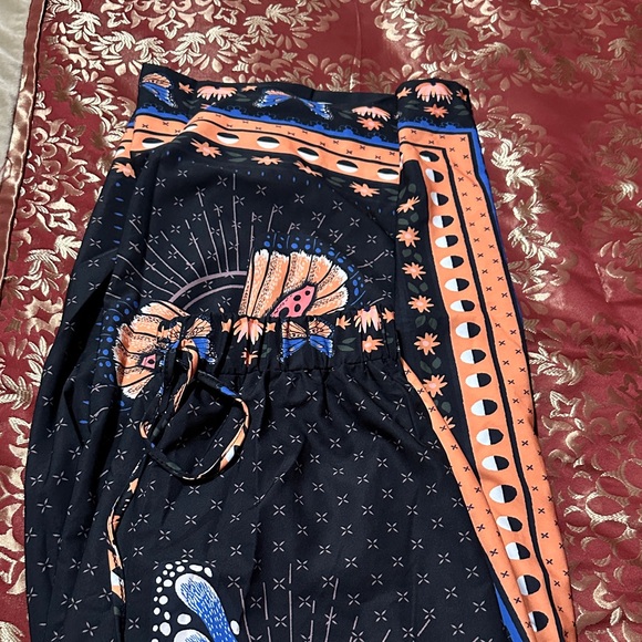 Floral Patterned Two-Piece Set - Picture 5 of 7